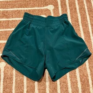 Lululemon Hotty Hot HR Short 4” Lined Swift Fabric Size 2 Storm Teal